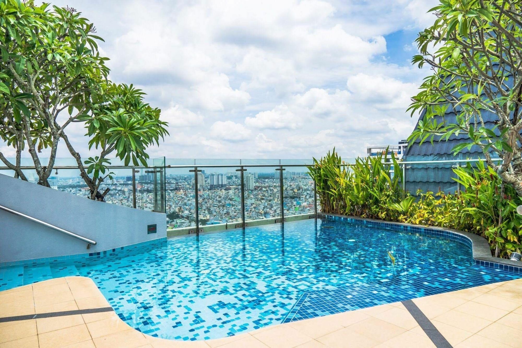 The Manner Apartment Icon 56 Rooftop Pool Ho Şi Min Exterior foto